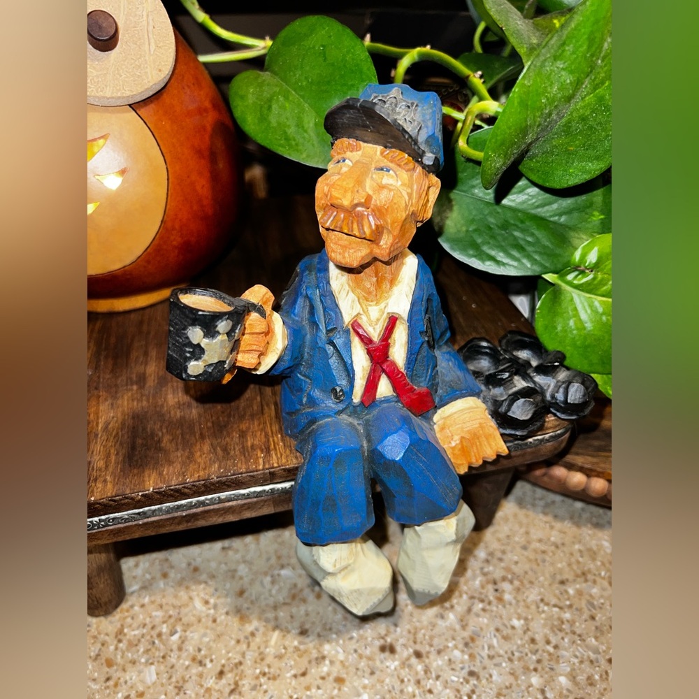 DAVID FRYKMAN Off Duty Policeman Shelf Sitter Figure Police Collectible With Box